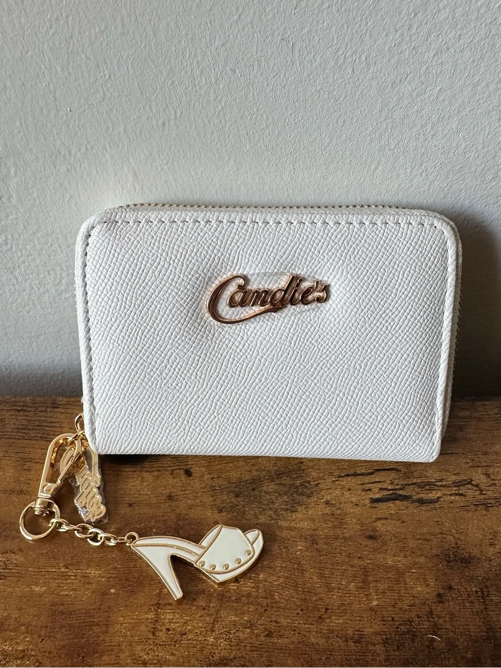 Candie's White Textured Zip Wallet with Gold Logo Zipper High Heel Charm NWOT